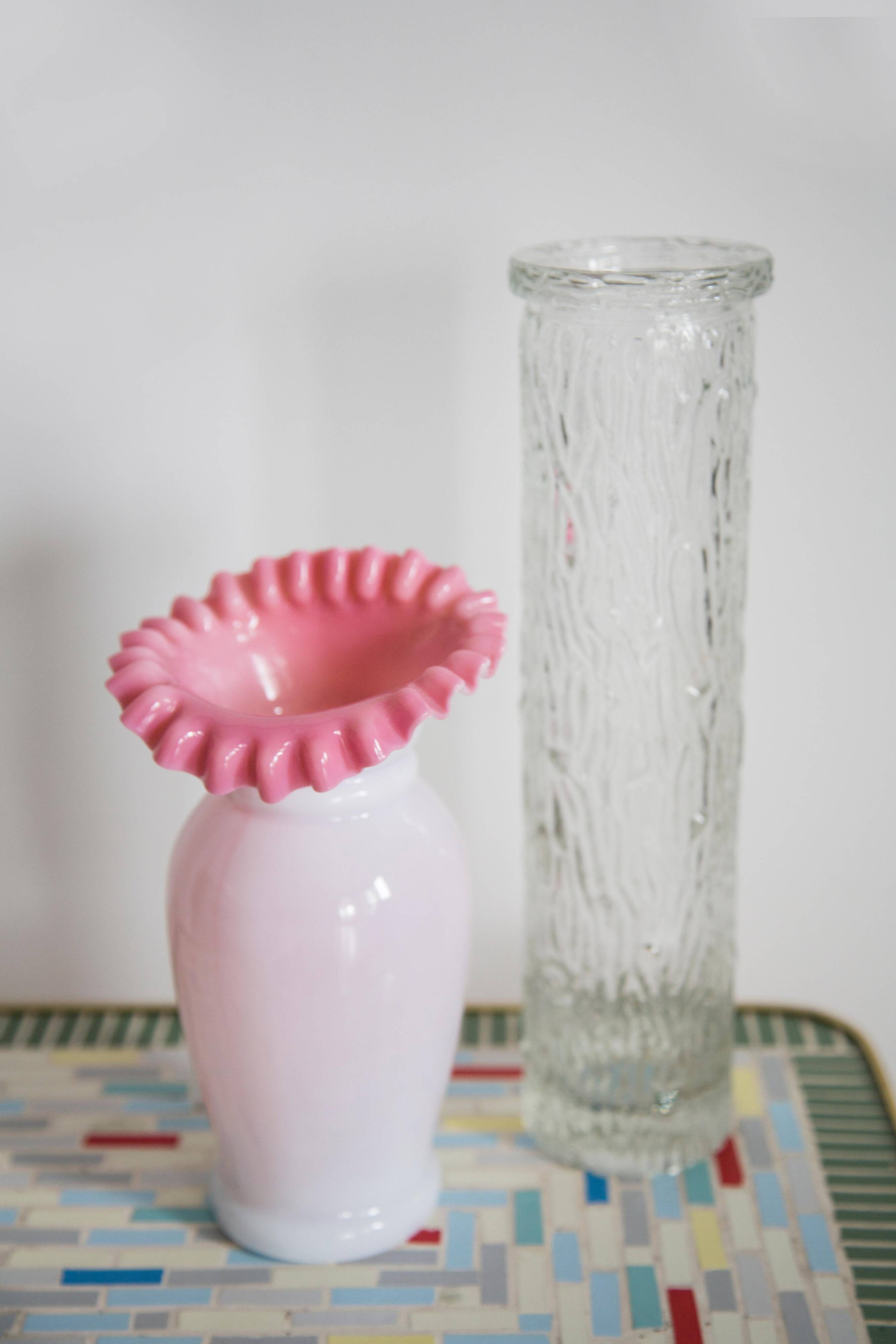 Vintage artistic pink glass vase, Tarnowiec, Sulczan, Europe, 1970s