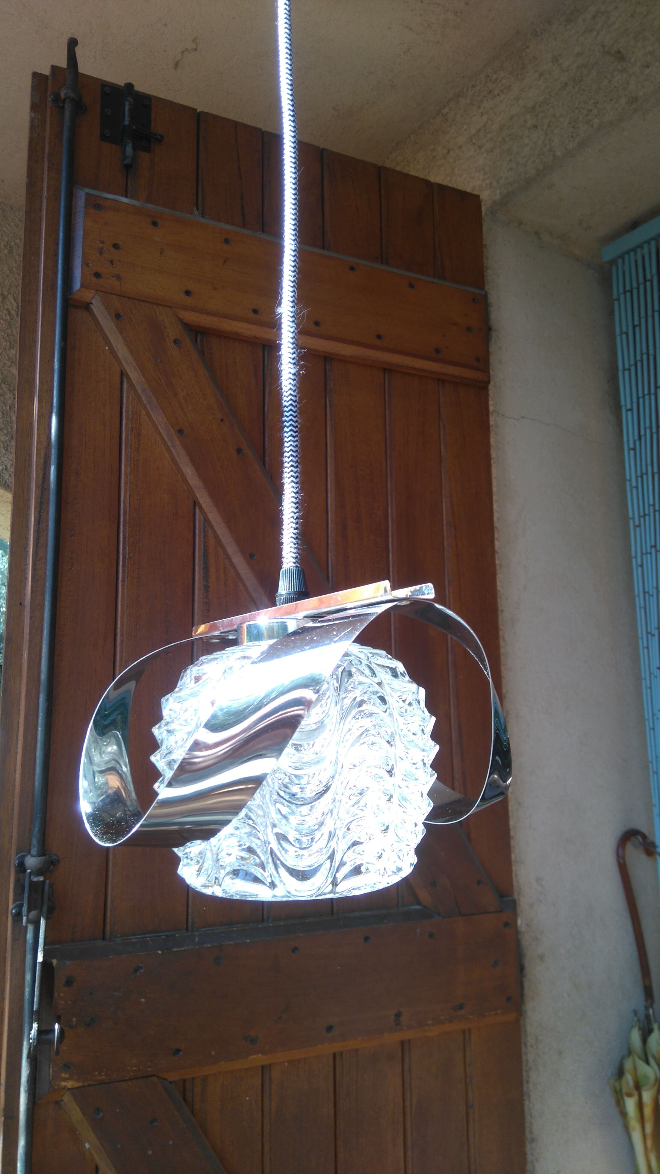 Hanging space age Sinus