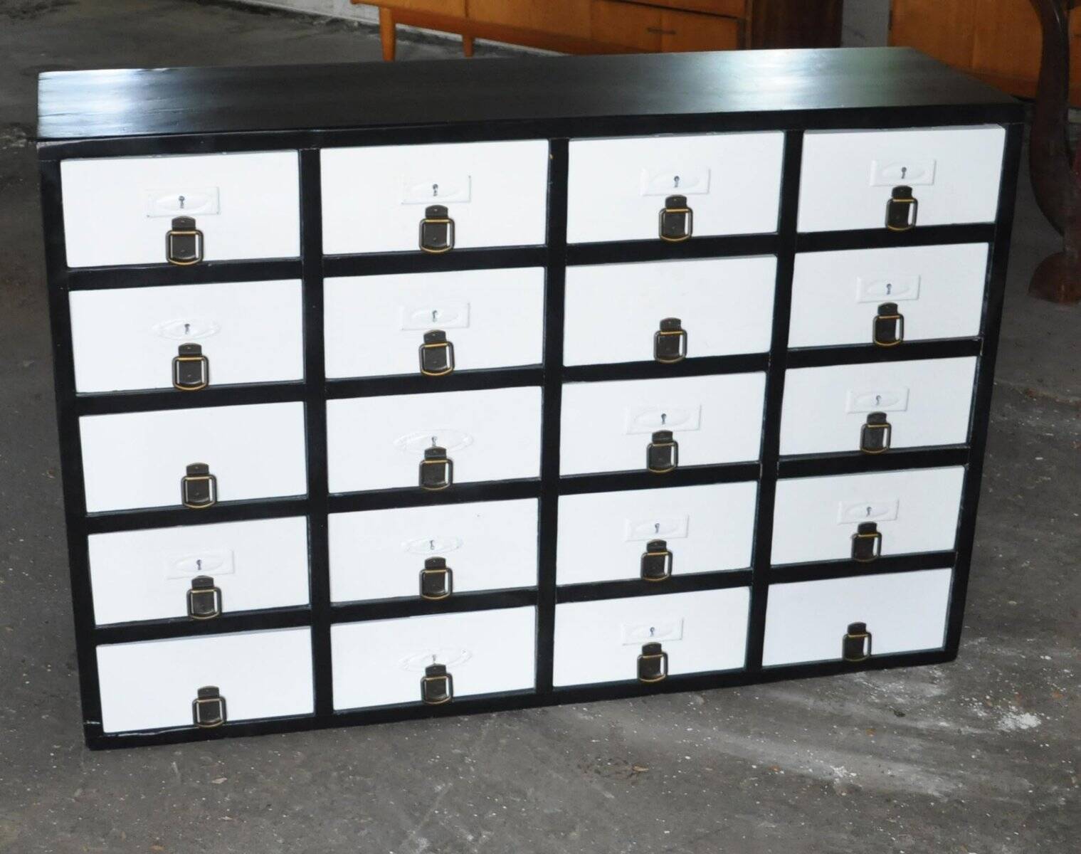 Vintage industrial chest of drawers in black and white pine, 20 drawers, 1950s apothecary style.