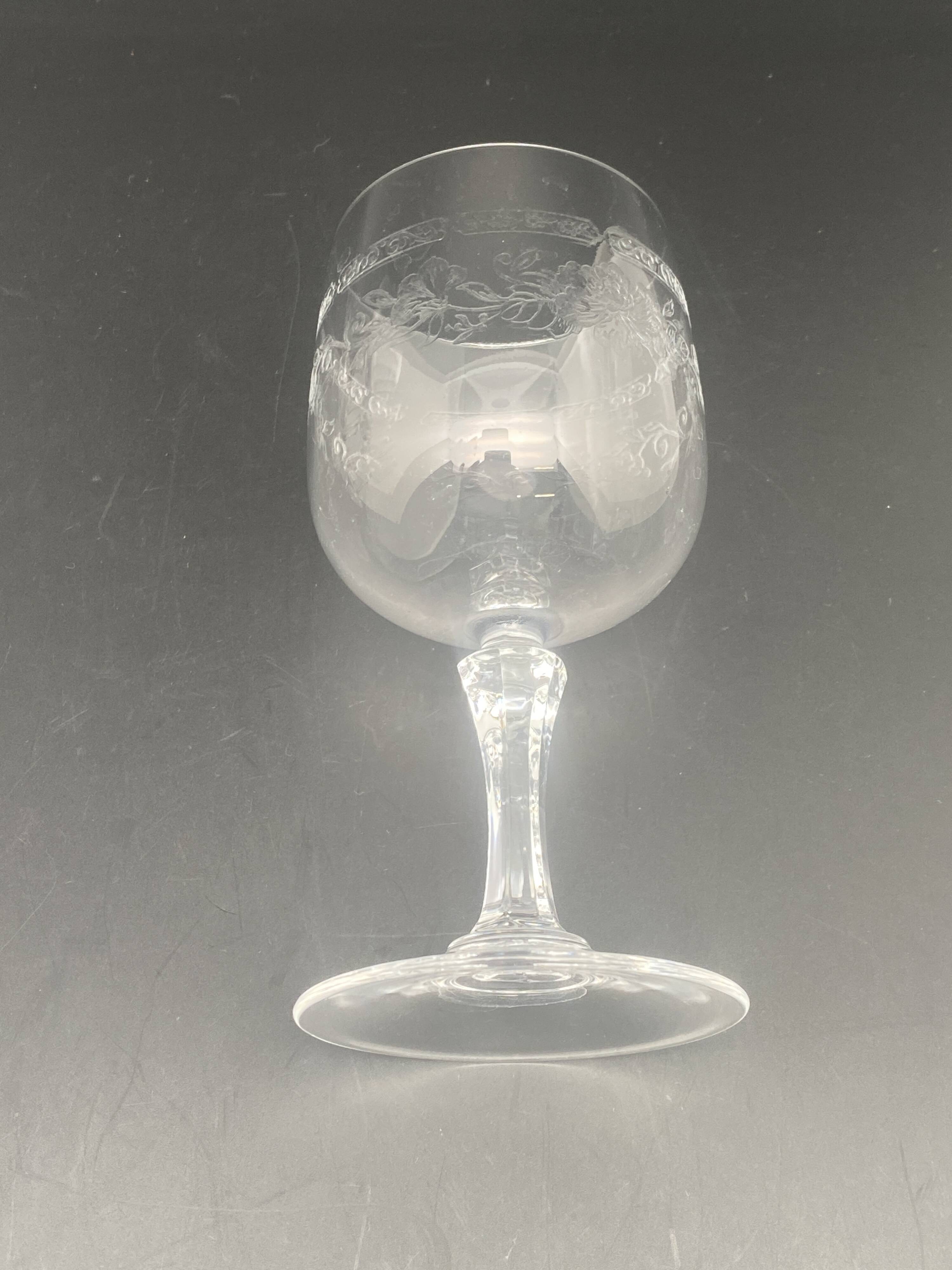 Chiseled crystal wine glasses with flower motif