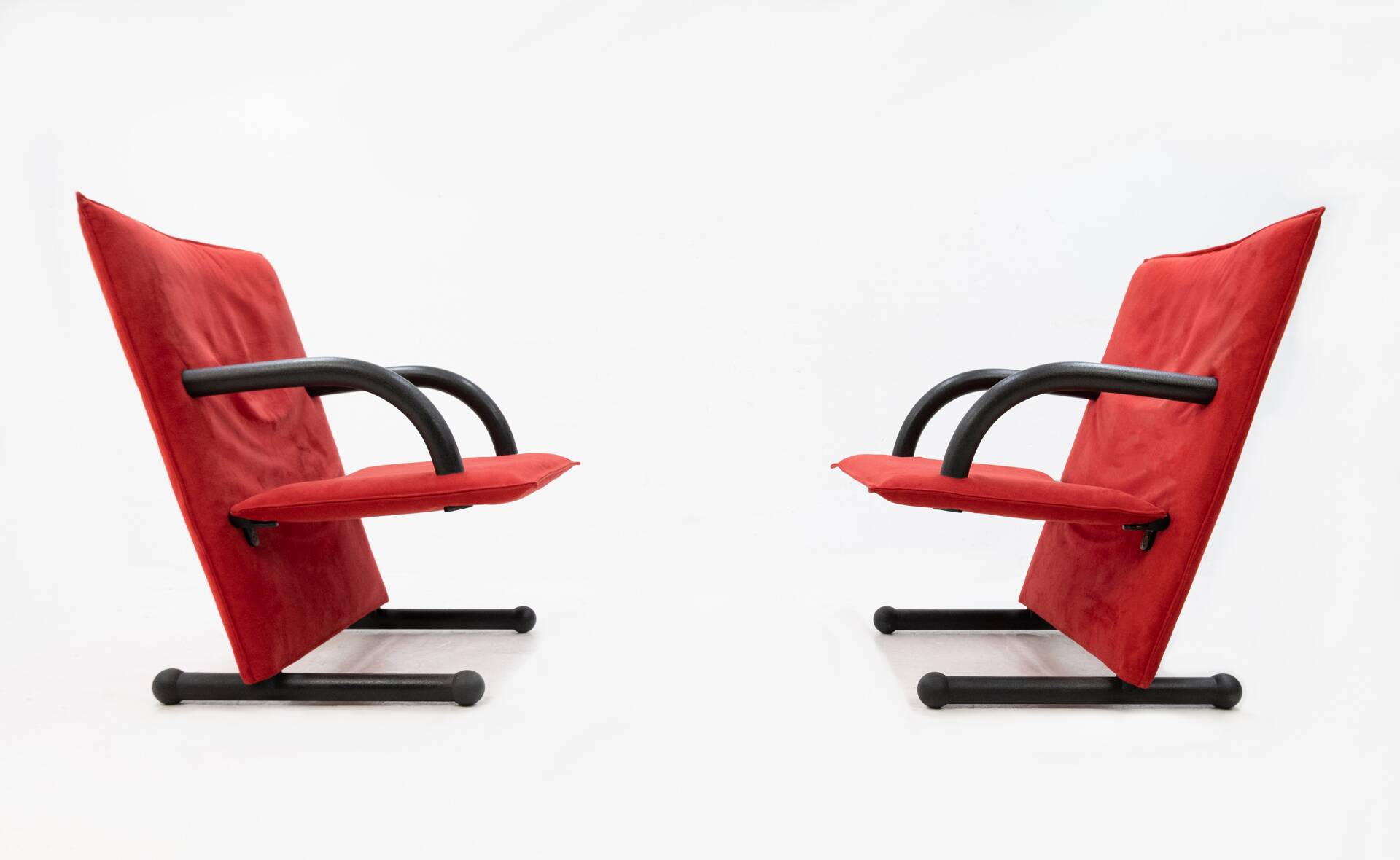 Postmodern T Line Lounge Chairs by Arflex, Red Alcantara, Italy, 1982