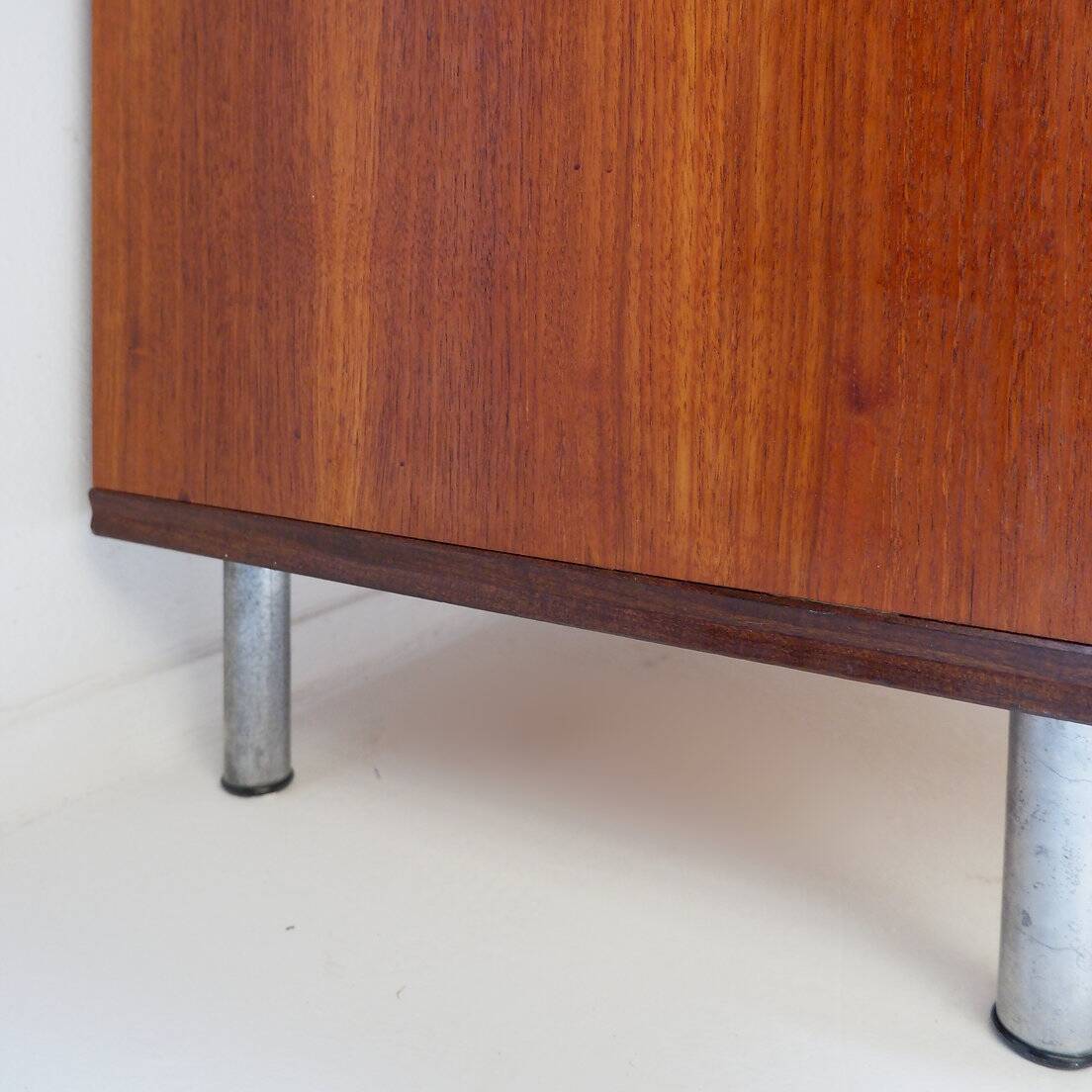 Pastoe composition with office space - 60'