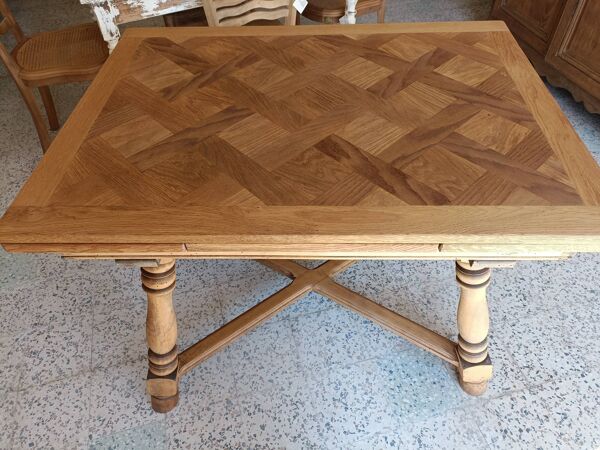 Table avec rallonges intégrées rénovée