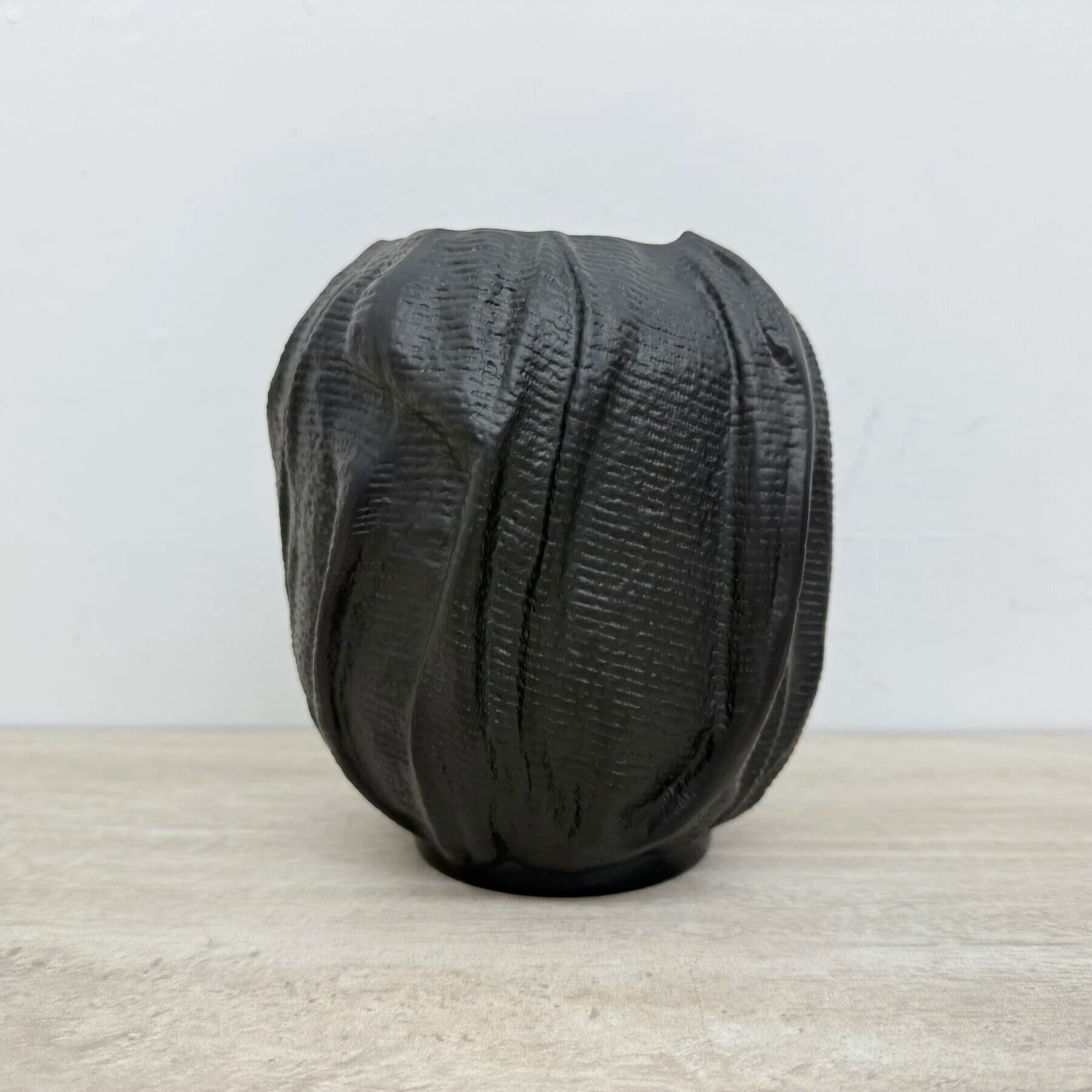Rosenthal vase black porcelain Johan van Loon, 1980s