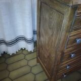 Country style chest of drawers