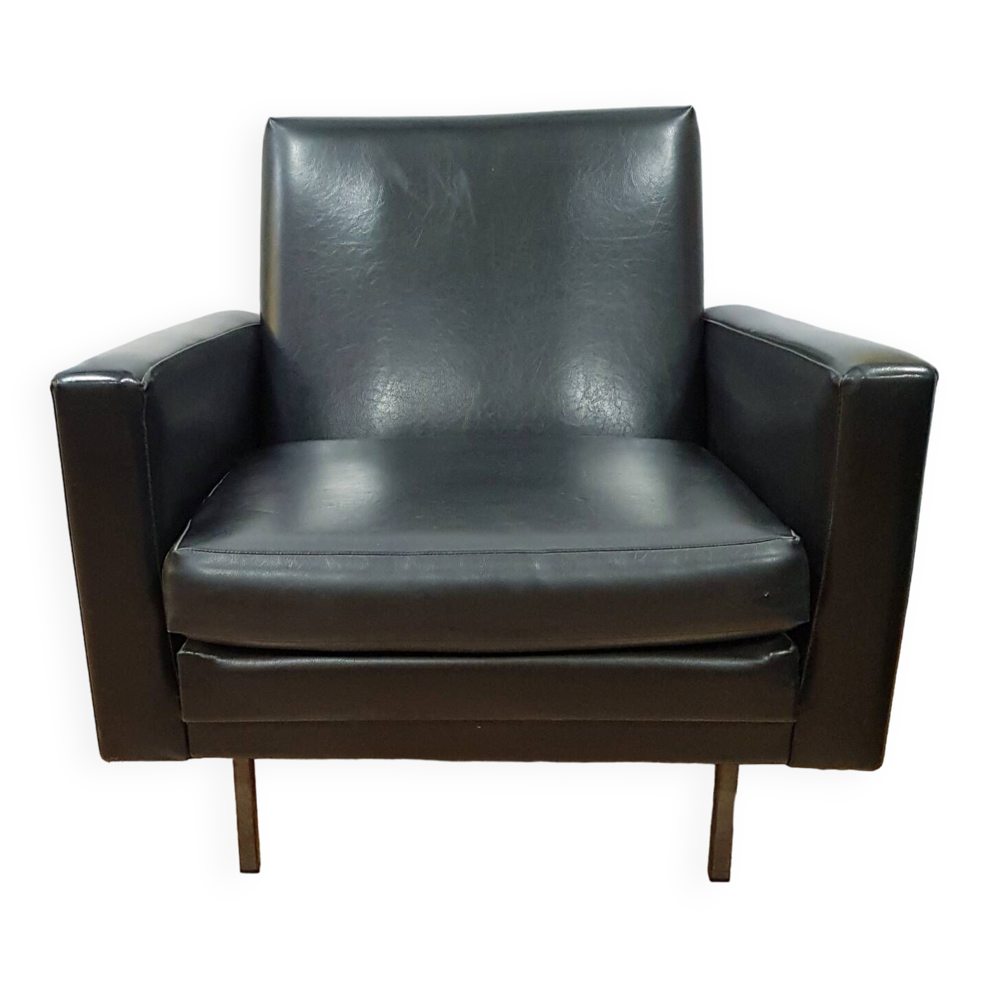 Fauteuil en skaï noir, années 1960
