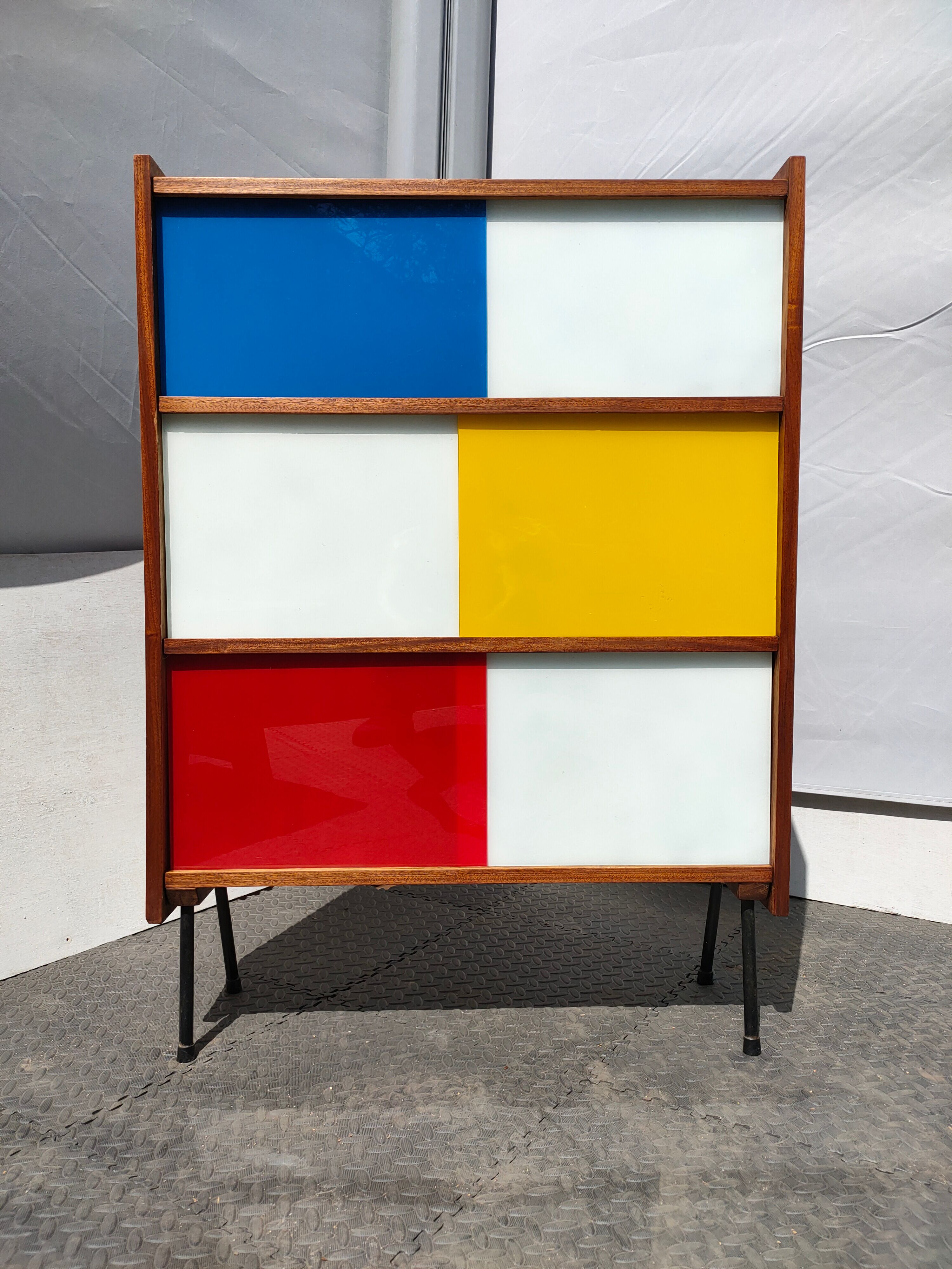 Vintage 70s Scandinavian showcase library