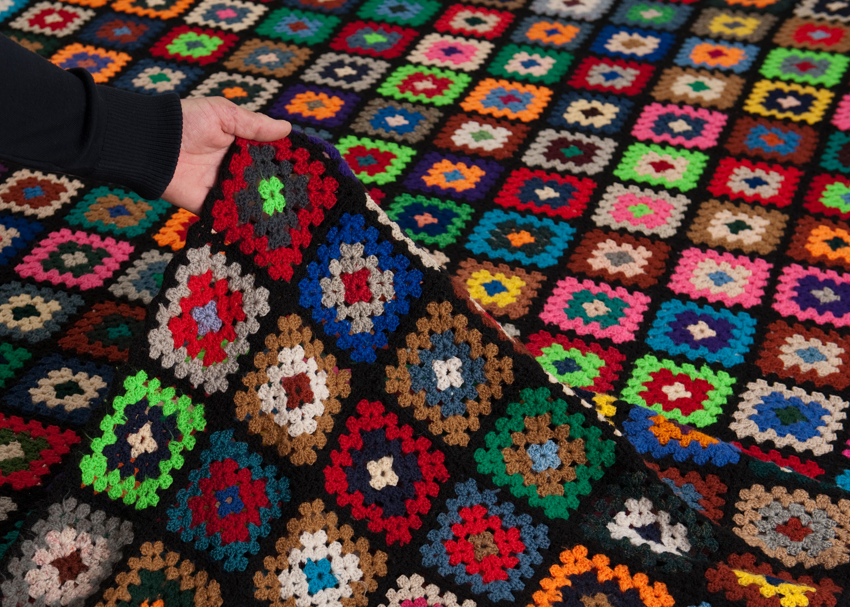 Vintage wool granny crochet plaid blanket 2.2 x 2.2m