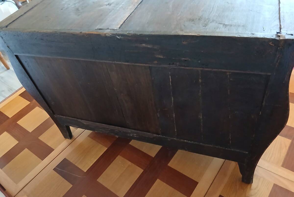 Louis XV period commode with tomb-like shape, stamped Léonard Boudin 1735-1807, 18th century