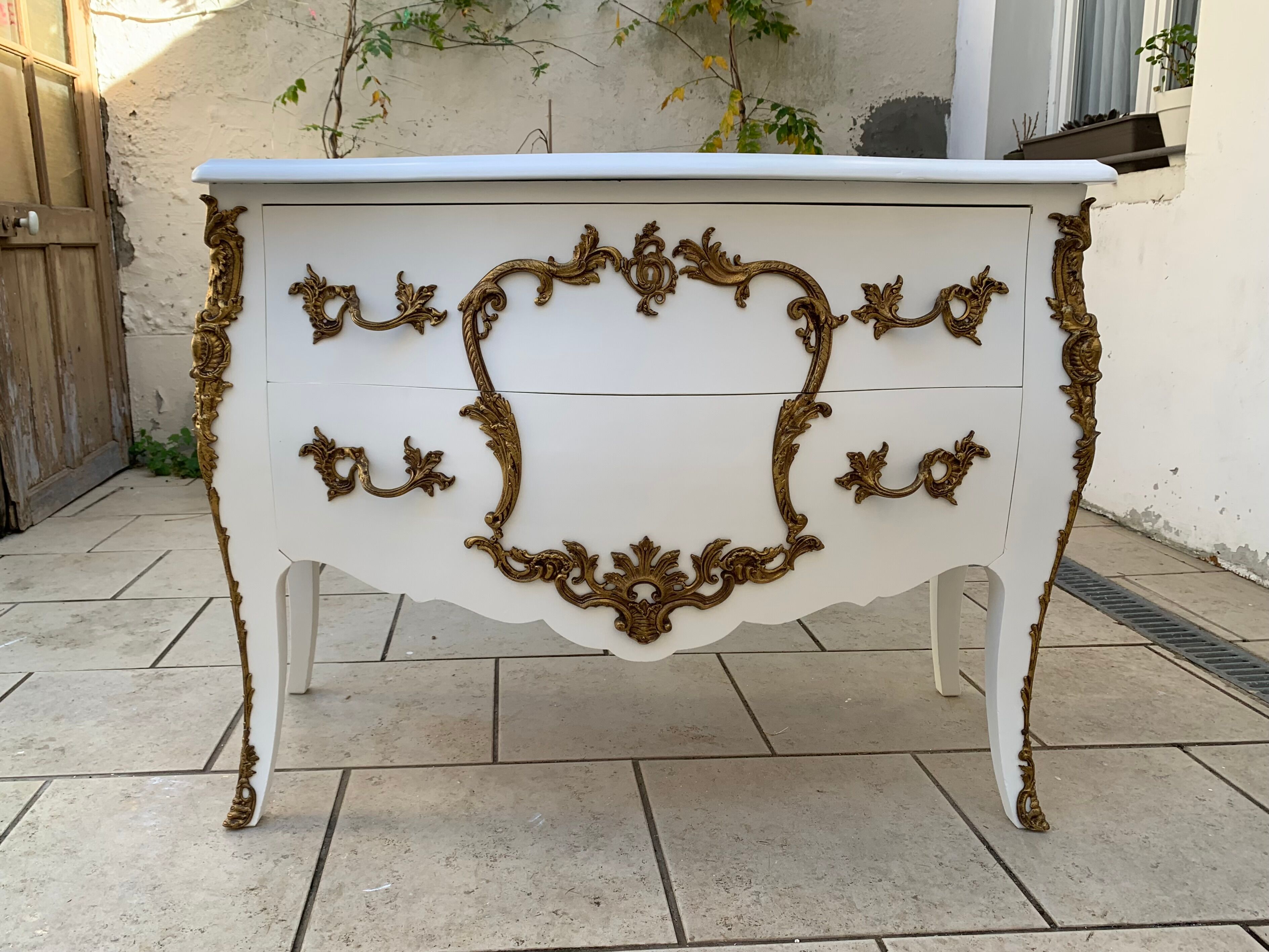 Louis XV chest of drawers