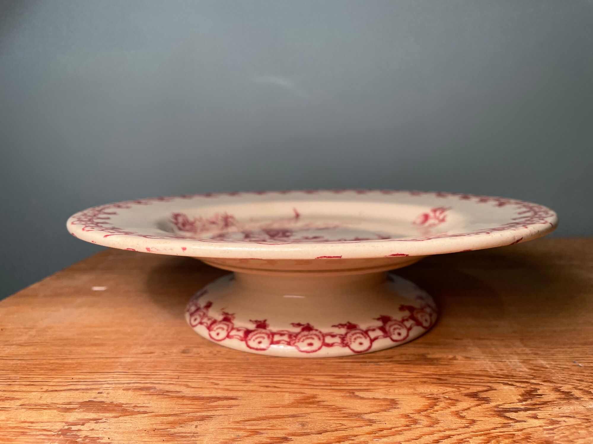 Compotier Terre de Fer XIXth opaque porcelain of Gien, model Chardons