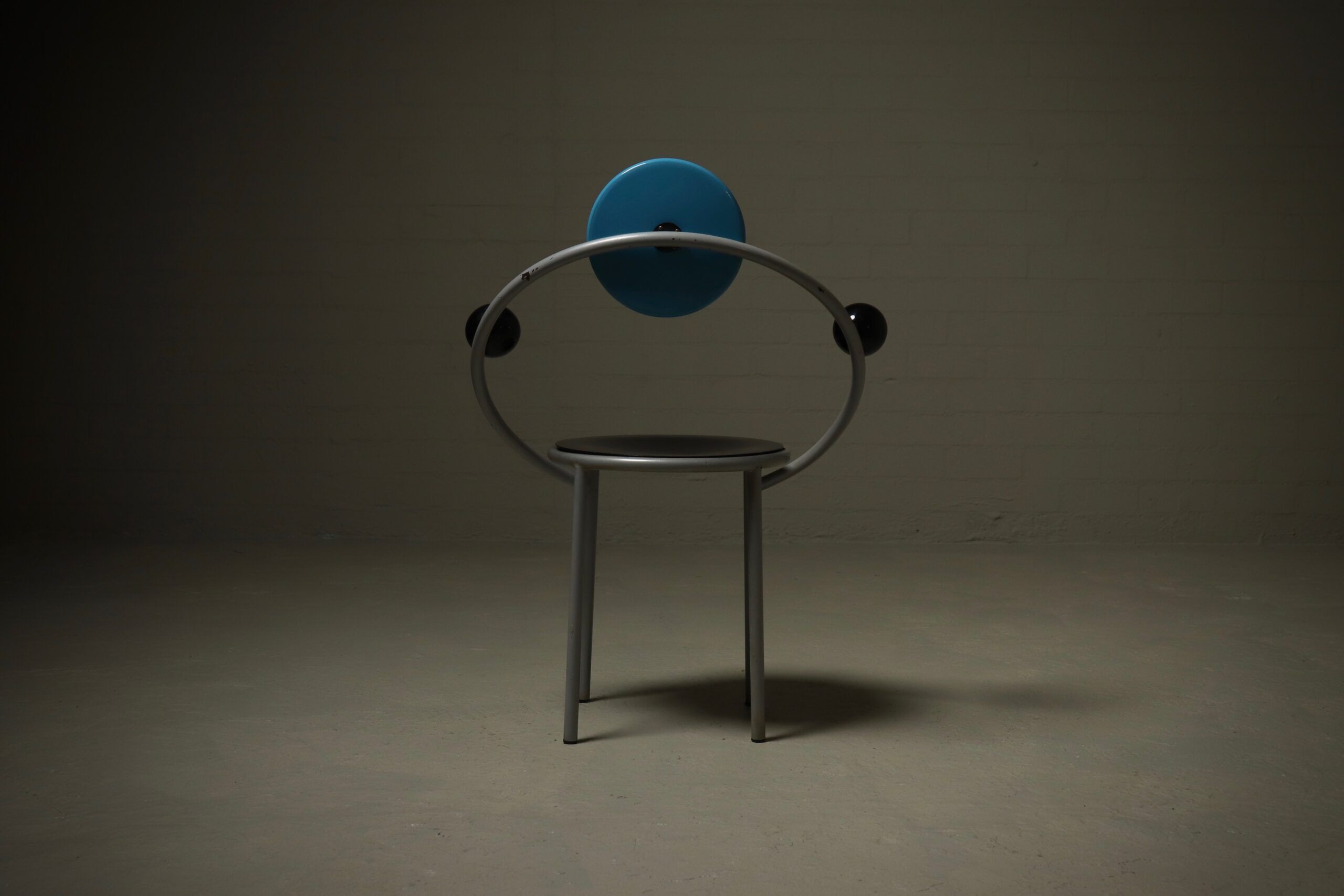 Première chaise par Michele De Lucchi pour Memphis Milano 1983