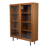 Armoire danoise en teck avec portes vitrées attribuée à Kai Winding, années 1960
