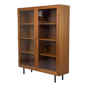 Armoire danoise en teck avec portes vitrées attribuée à Kai Winding, années 1960