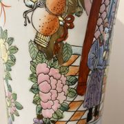 Vase en porcelaine émaillé XX siècle