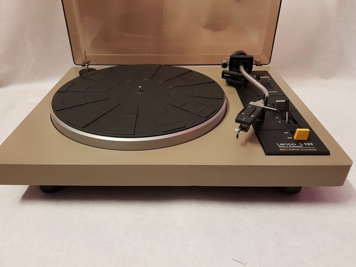 Record player Lenco L 133