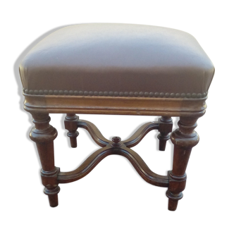 Former stool or footrest