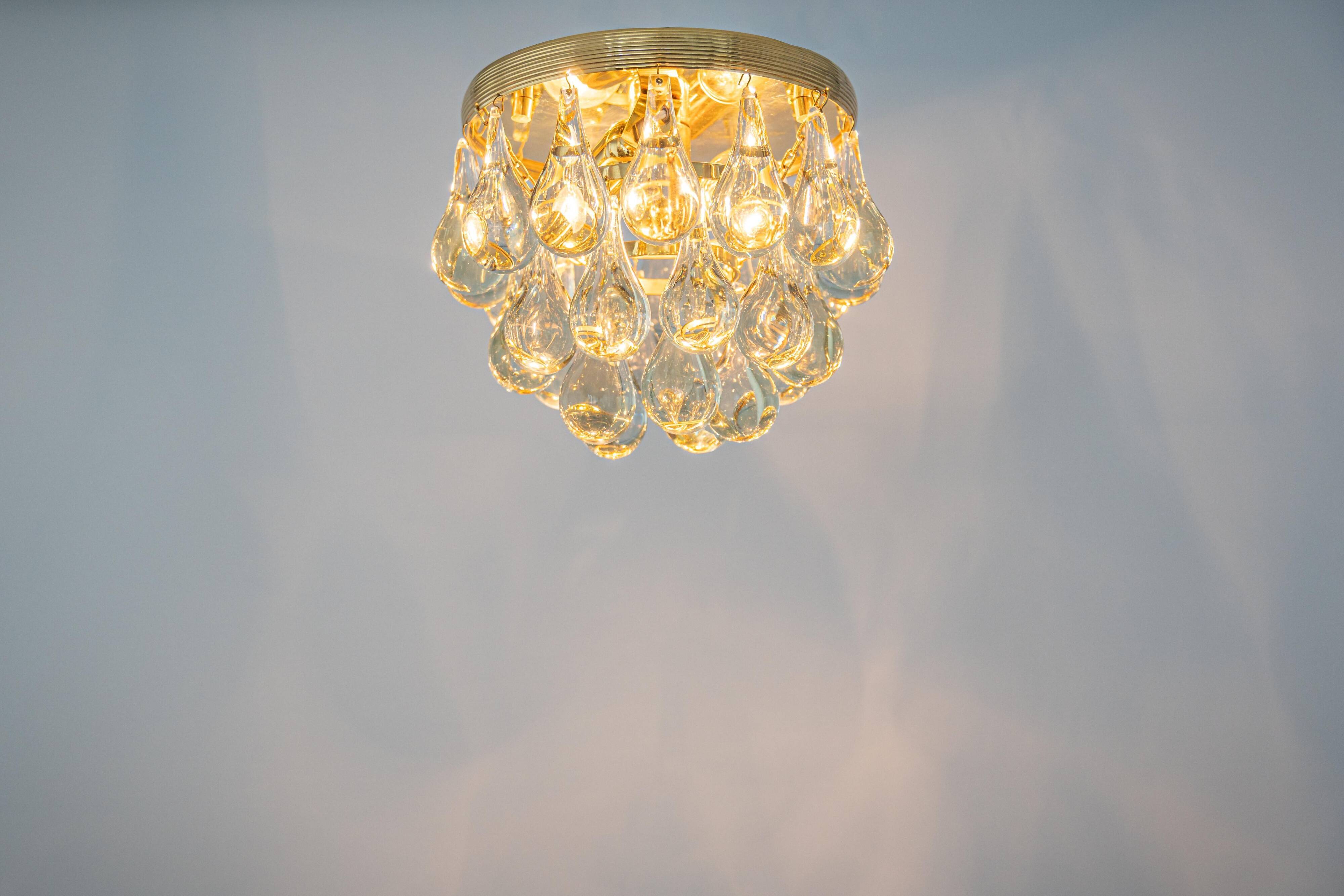 Small Murano glass ceiling pendant in the shape of a drop by C.Palme, Germany, 1970s.