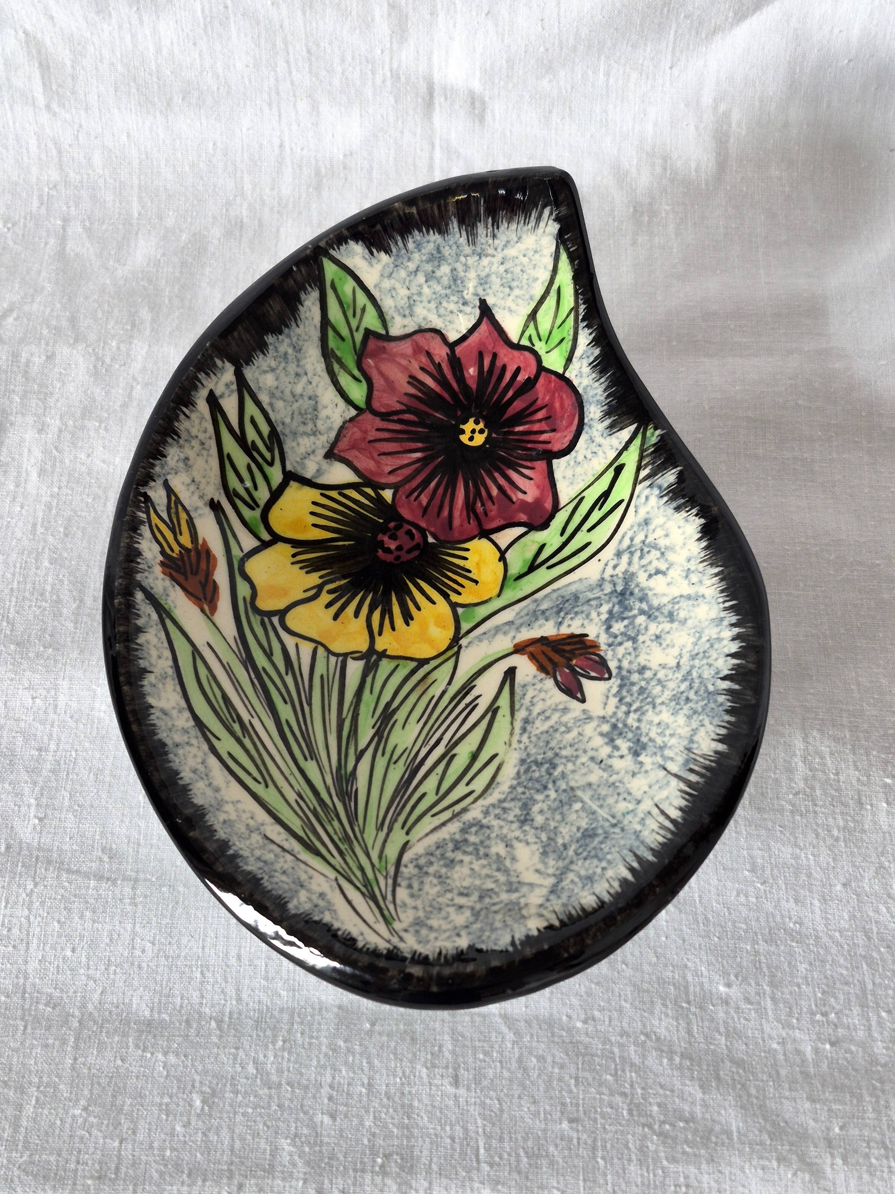 Vallauris empty pocket bowl A554