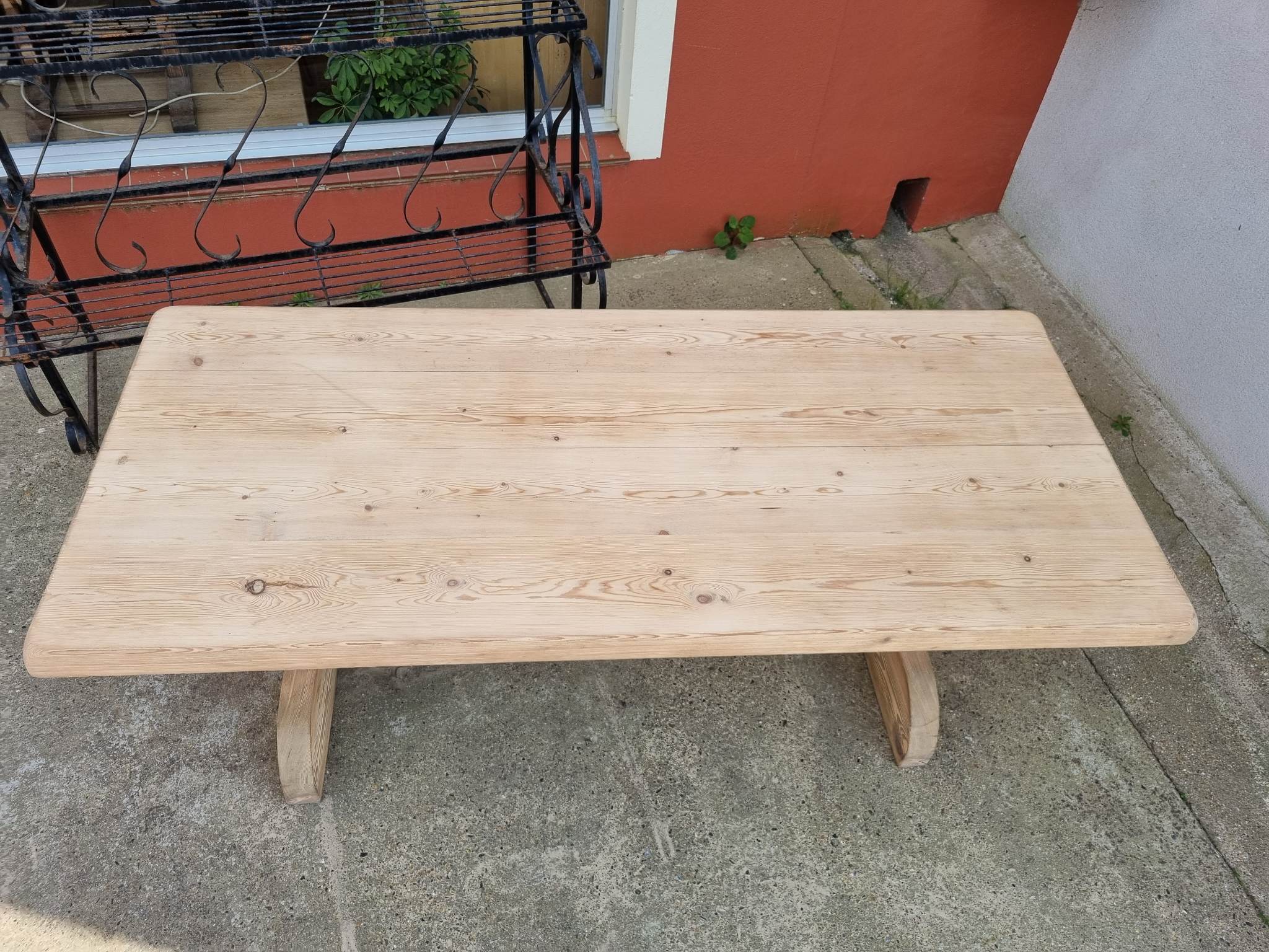 Farmhouse table
