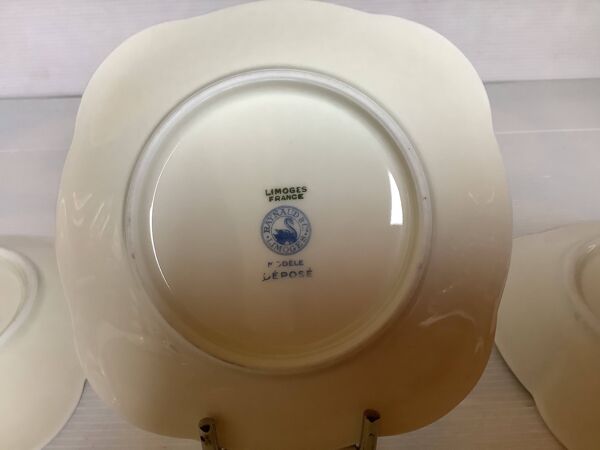 Six petites assiettes à fleurs Raynaud Limoges