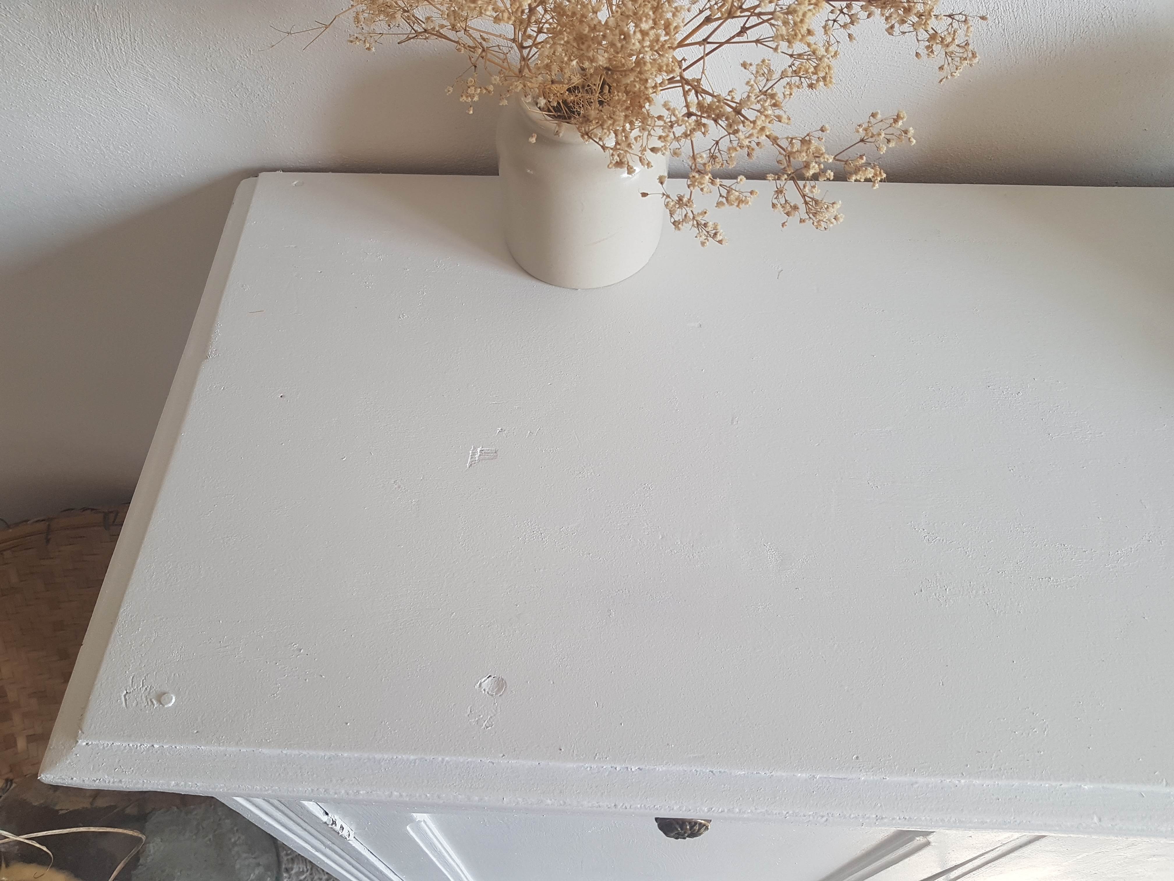 Old white Parisian buffet