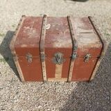 Trunk solid wood box with patinated fabrics storage