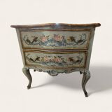 18th century Venetian chest of drawers