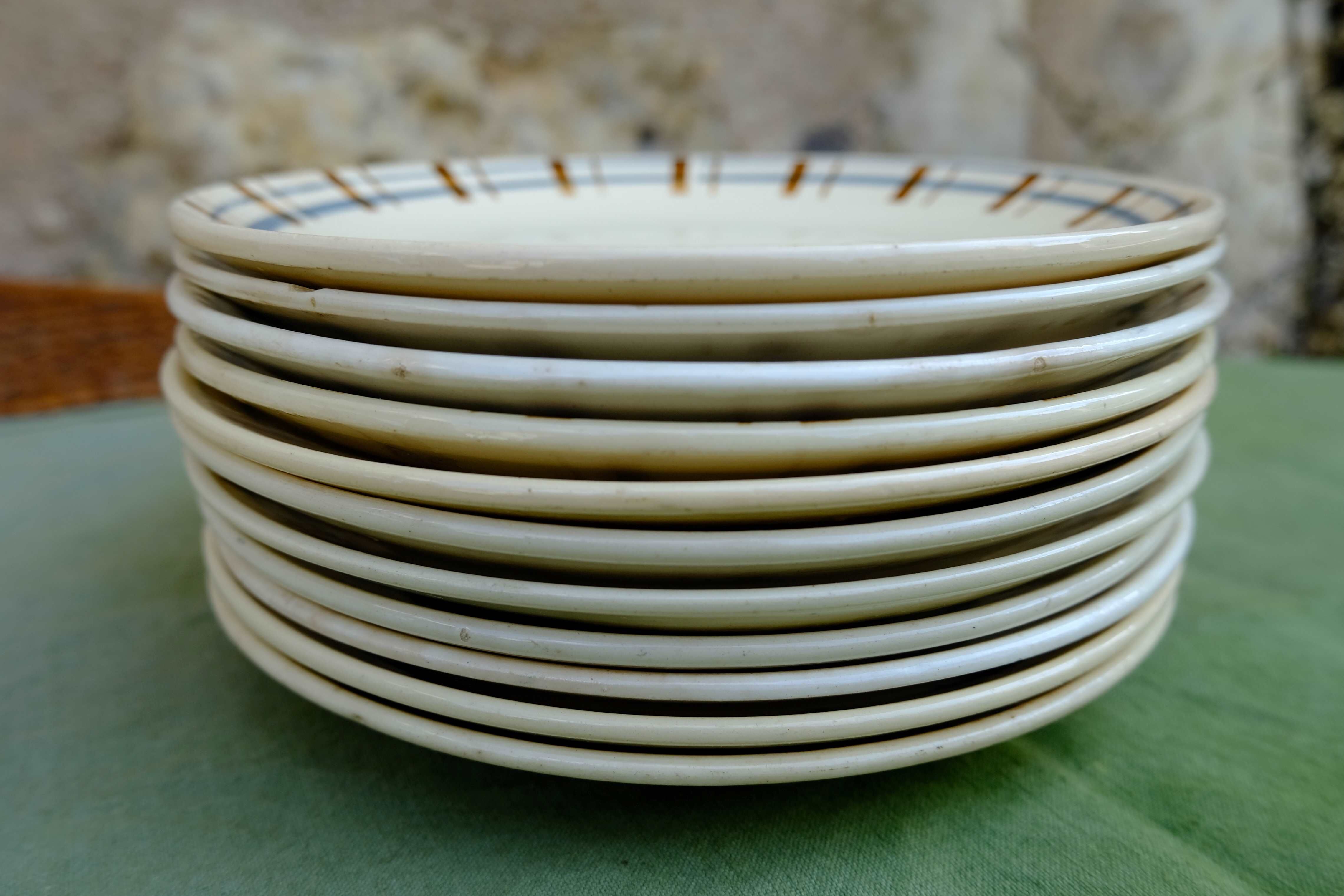 Cheese or dessert plates, Digoin and Sarreguemines 9205