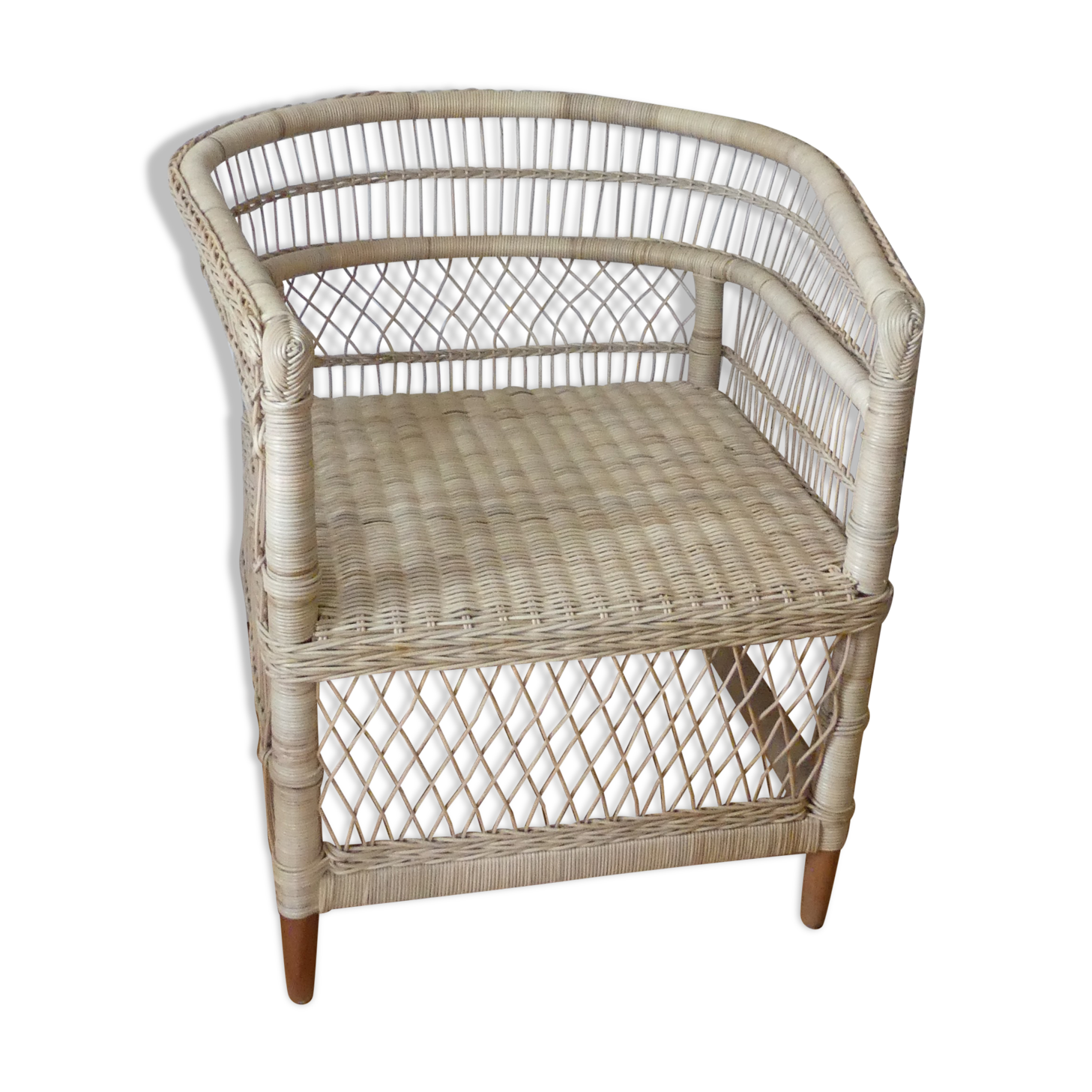Natural rattan armchair braided