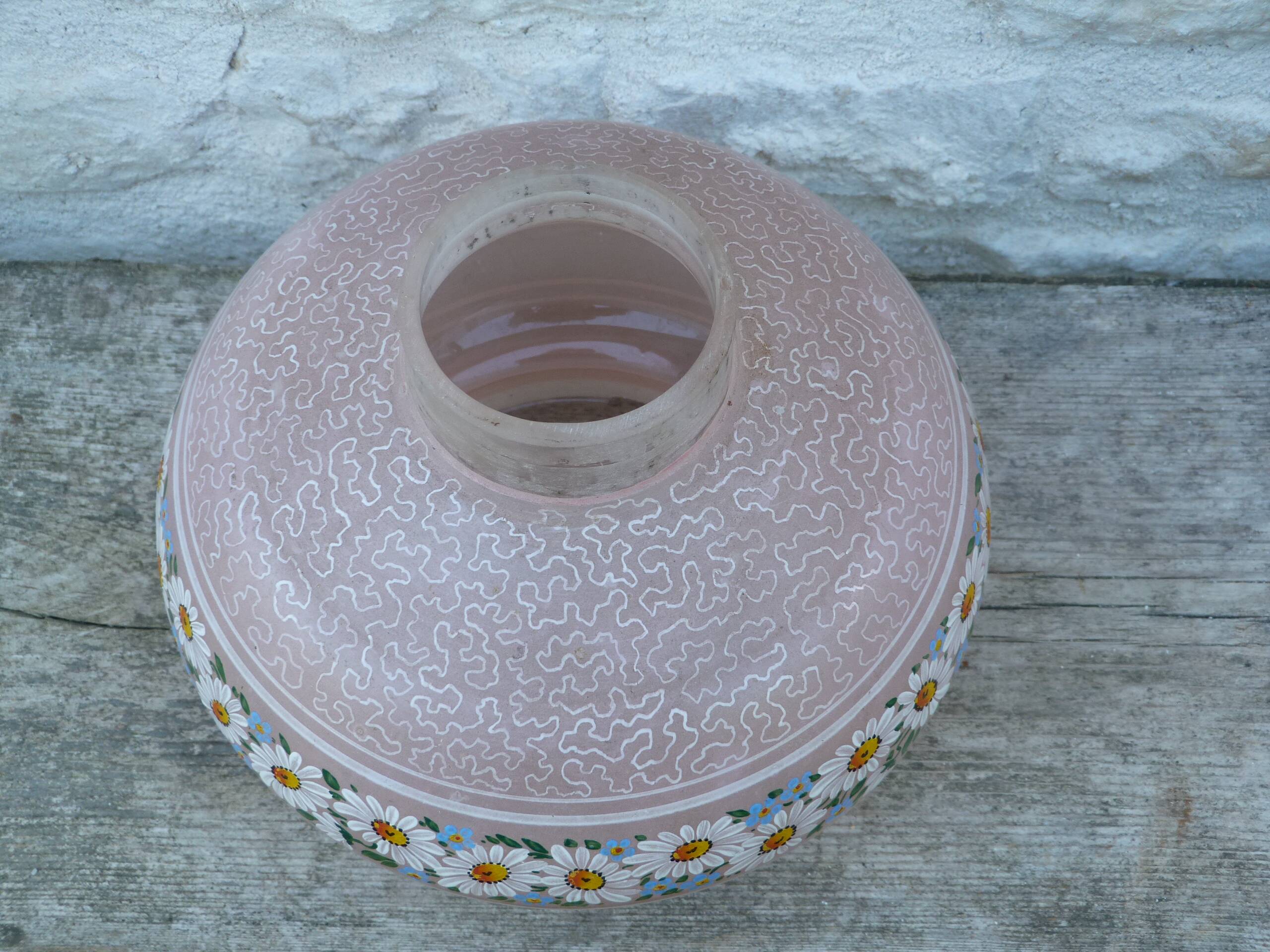 Art Deco vase in frosted glass with daisy frieze pattern