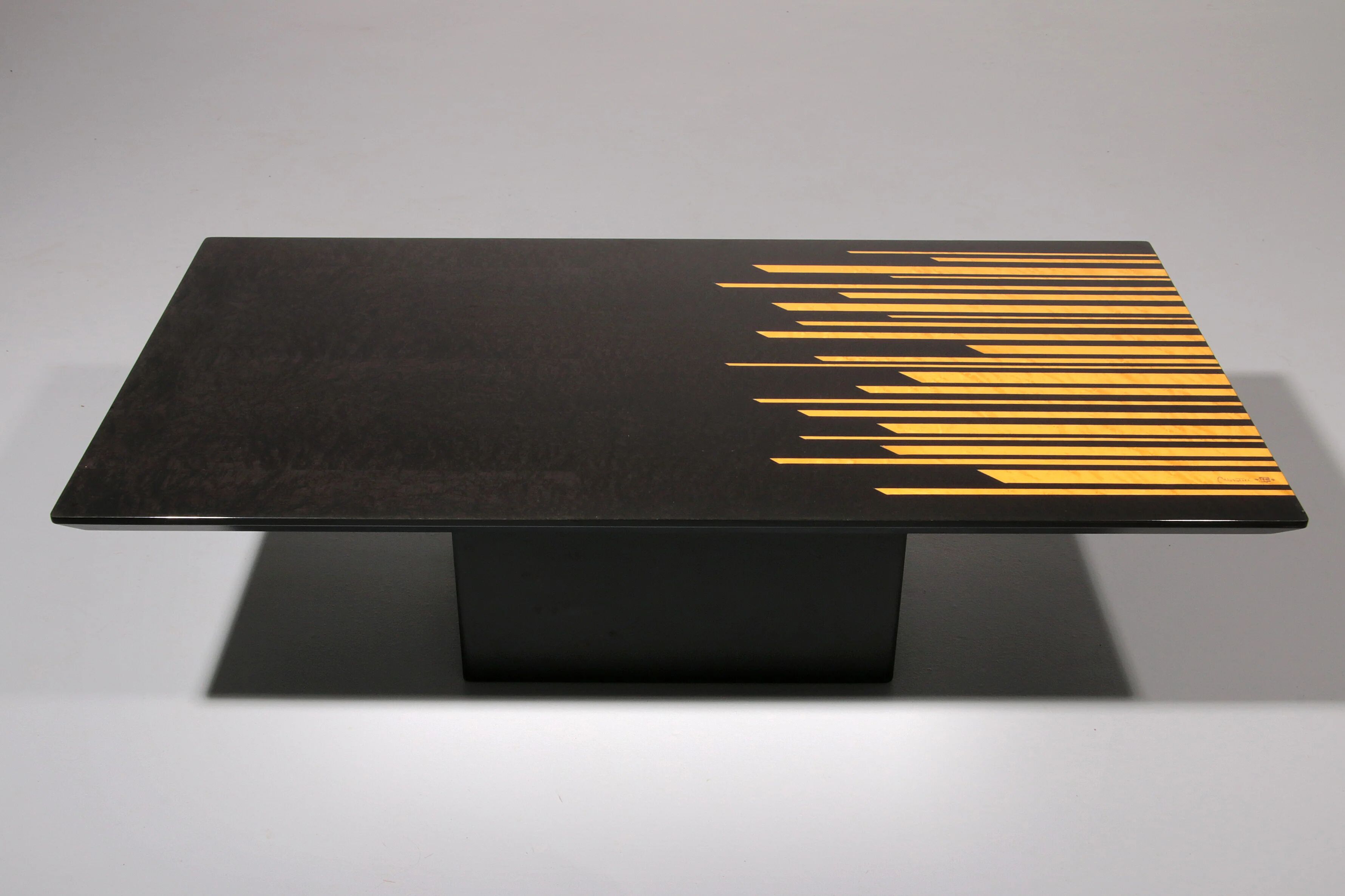1980s Italian coffee table in black and yellow lacquered wood