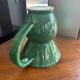 Pichet, pot à eau en faïence émaillée verte – HB Quimper, période art déco