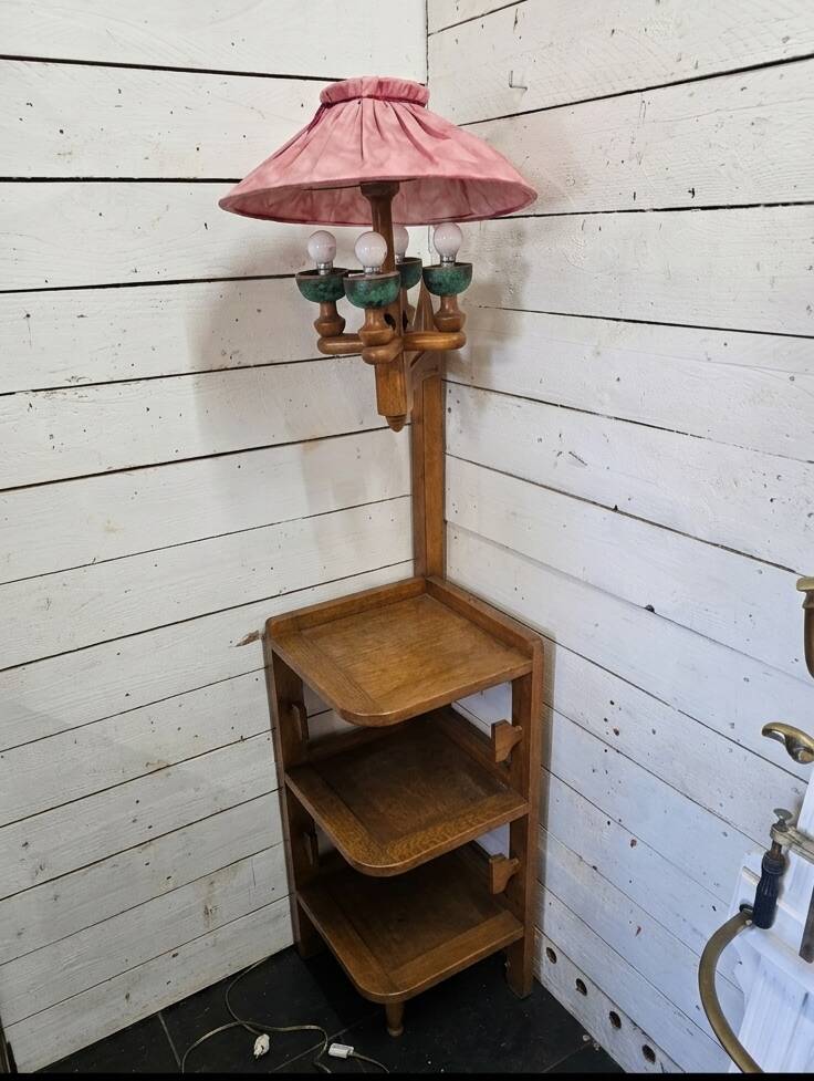Guillerme and Chambron floor lamp in oak from the 1960s.