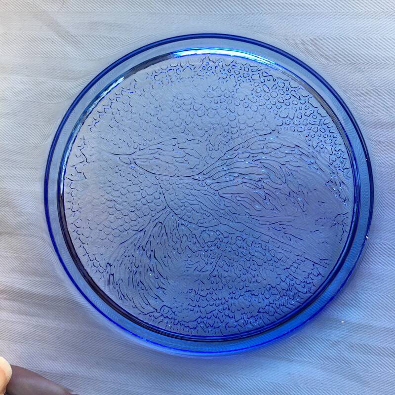 Scandinavian Klein Blue Glass Bird Plate 19.5 cm