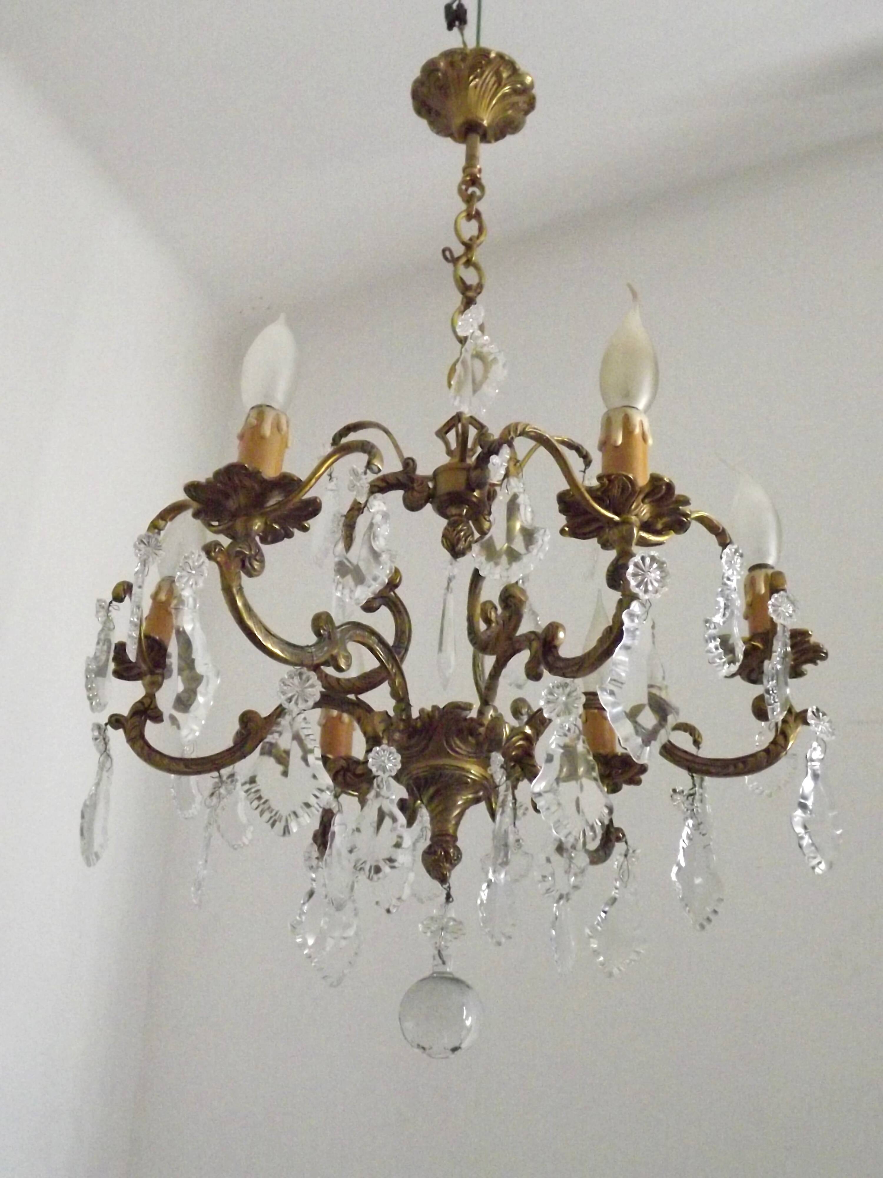 Lustre en bronze à 6 lumières, en cristal, en cage à 3 côtés de style Art Nouveau.