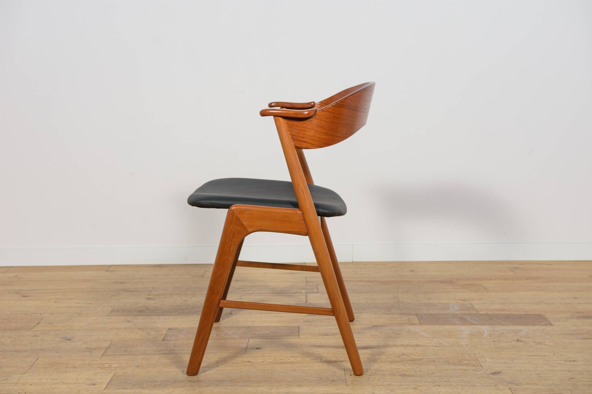 Chaises en teck danoises du milieu du siècle de Korup Stolefabrik, Danemark, 1960.