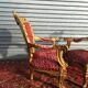 paire de fauteuils d'apparat en bois doré