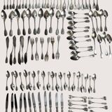 Important lot of 118 pieces of silver-plated metal cutlery by Ercuis, Christofle 20th century.