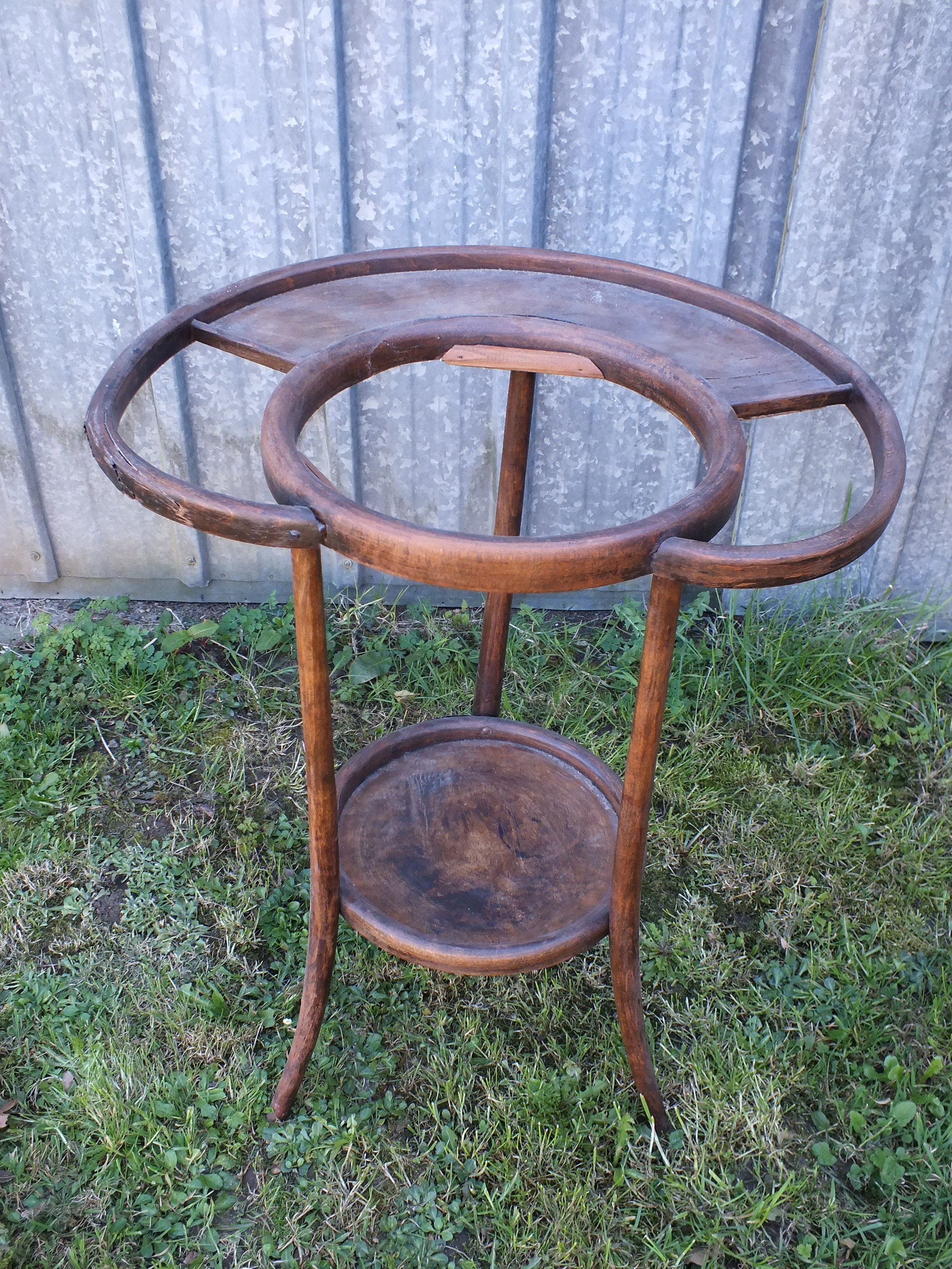 Baumann barber in thermoformed wood