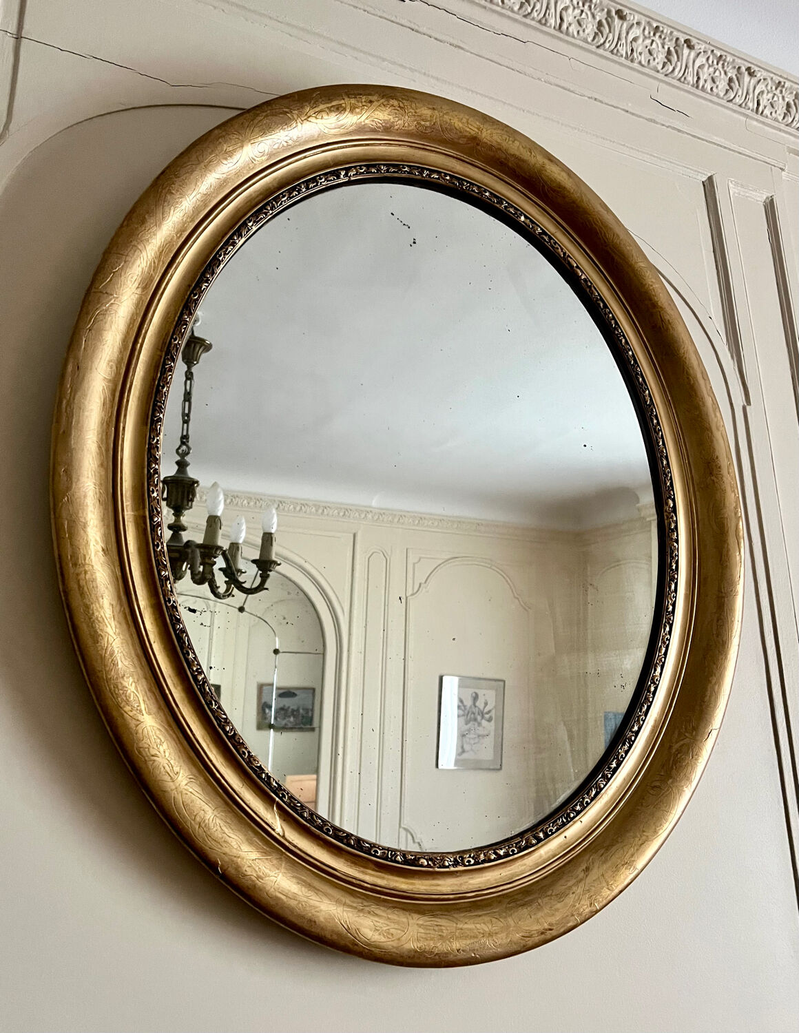 Large antique oval gilded mirror – Louis-Philippe period (circa 1840-1860)
