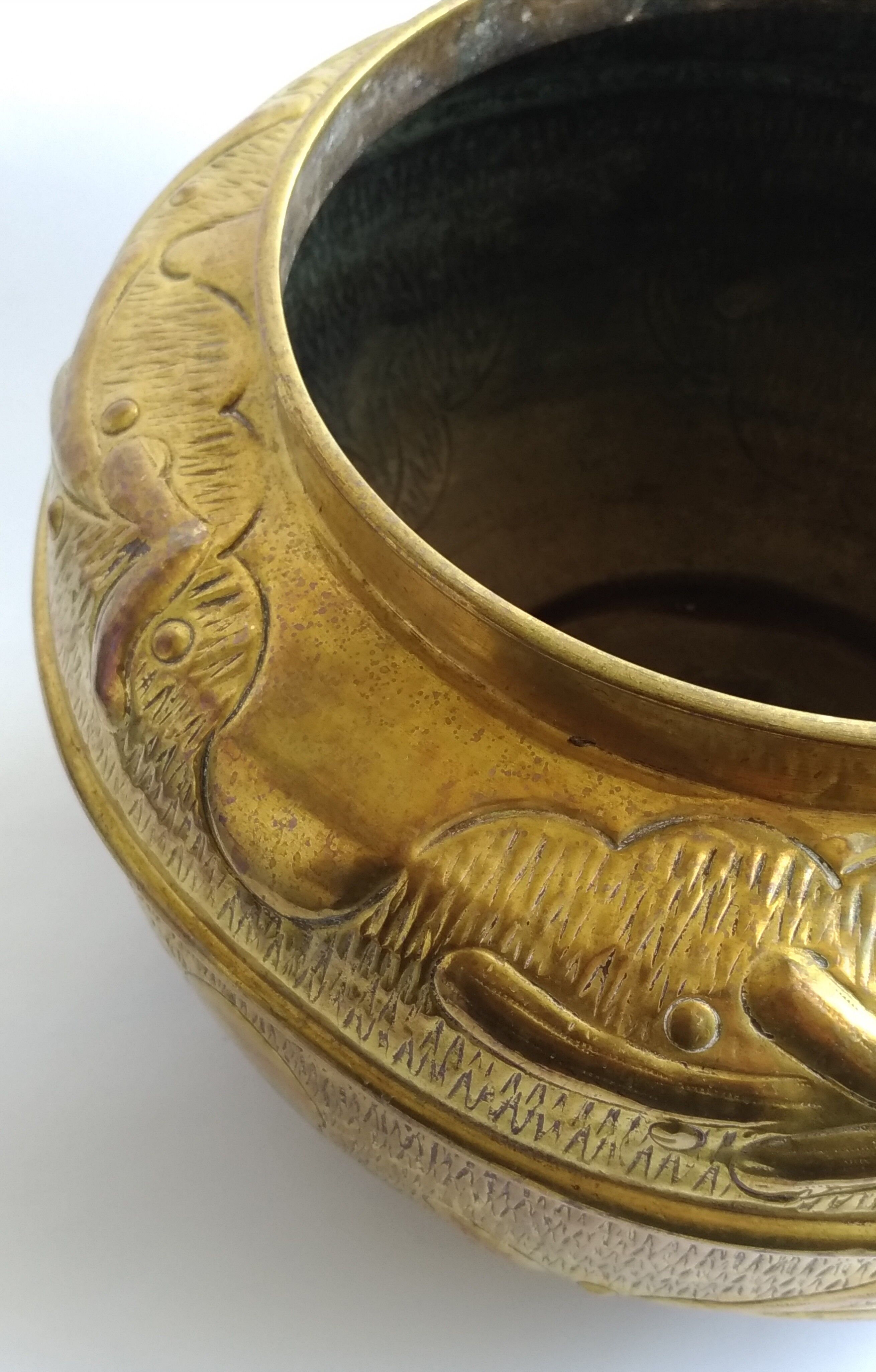 Large brass pot cover 29cm x 21cm vintage