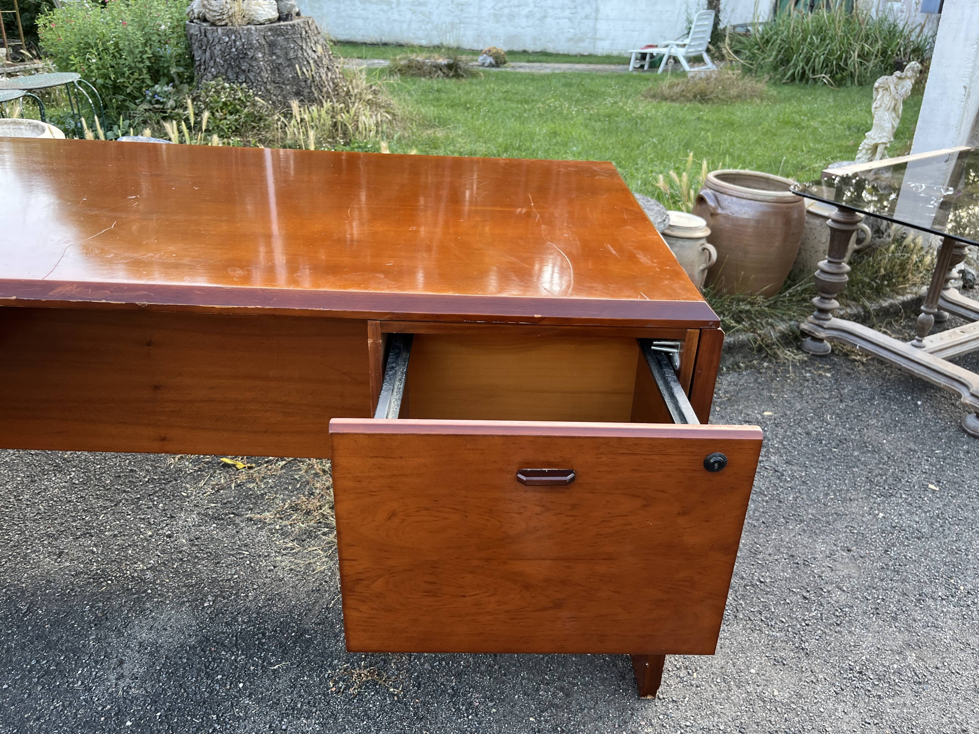 Large Vintage Modernist Desk – 1950s/1970s