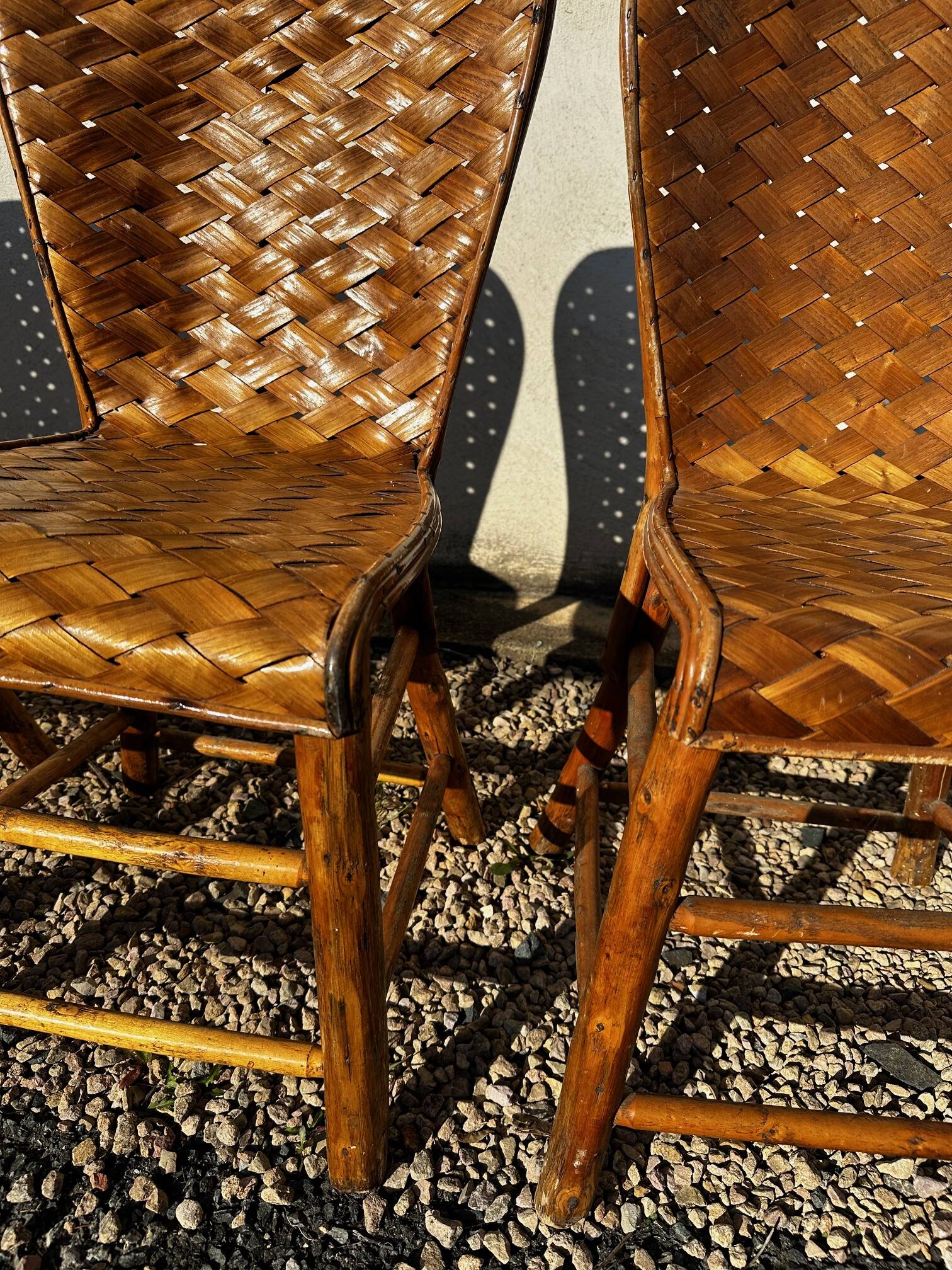 Rattan and chestnut living room