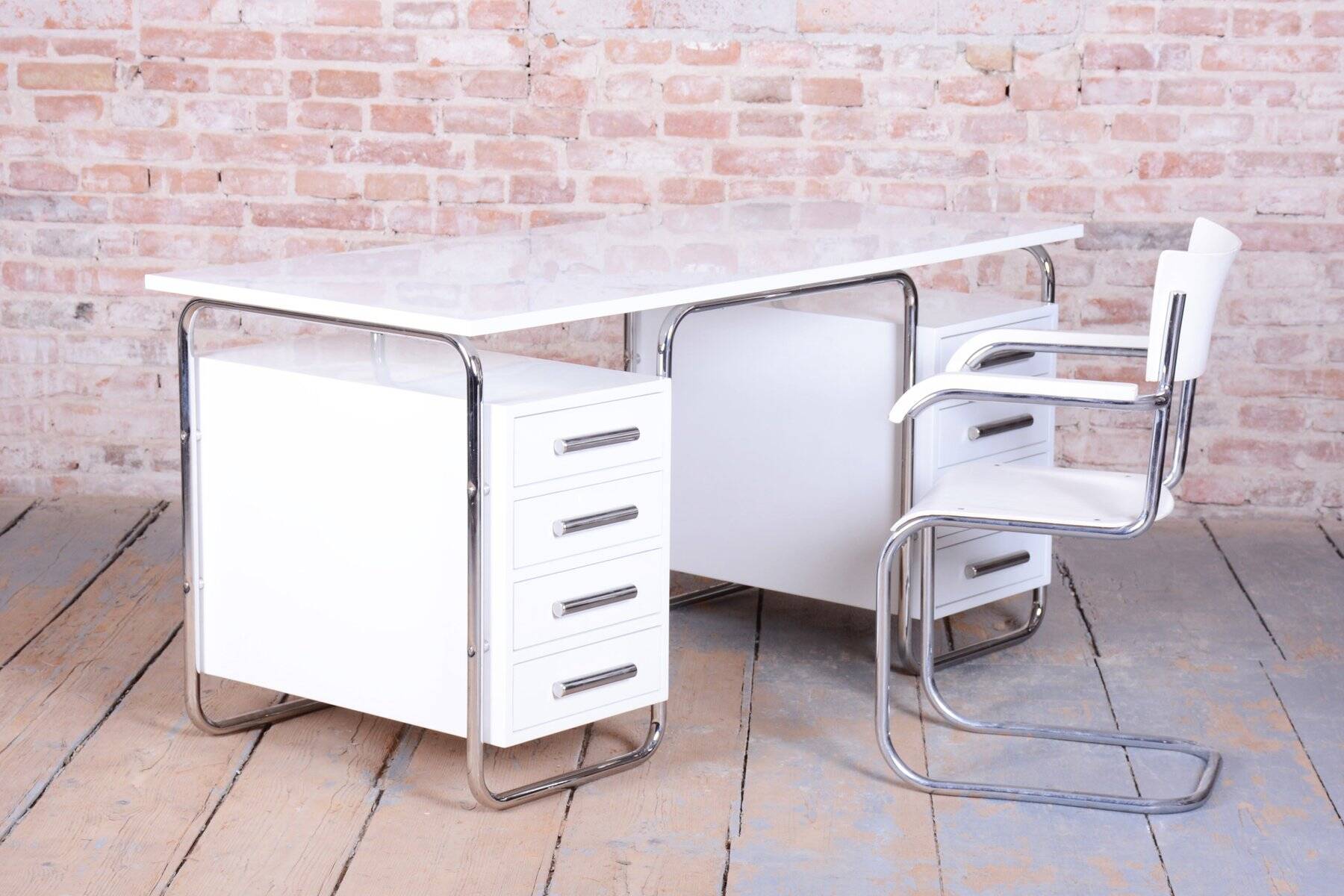 Bureau Bauhaus en acier chromé par Marcel Breuer, tchèque, années 1930