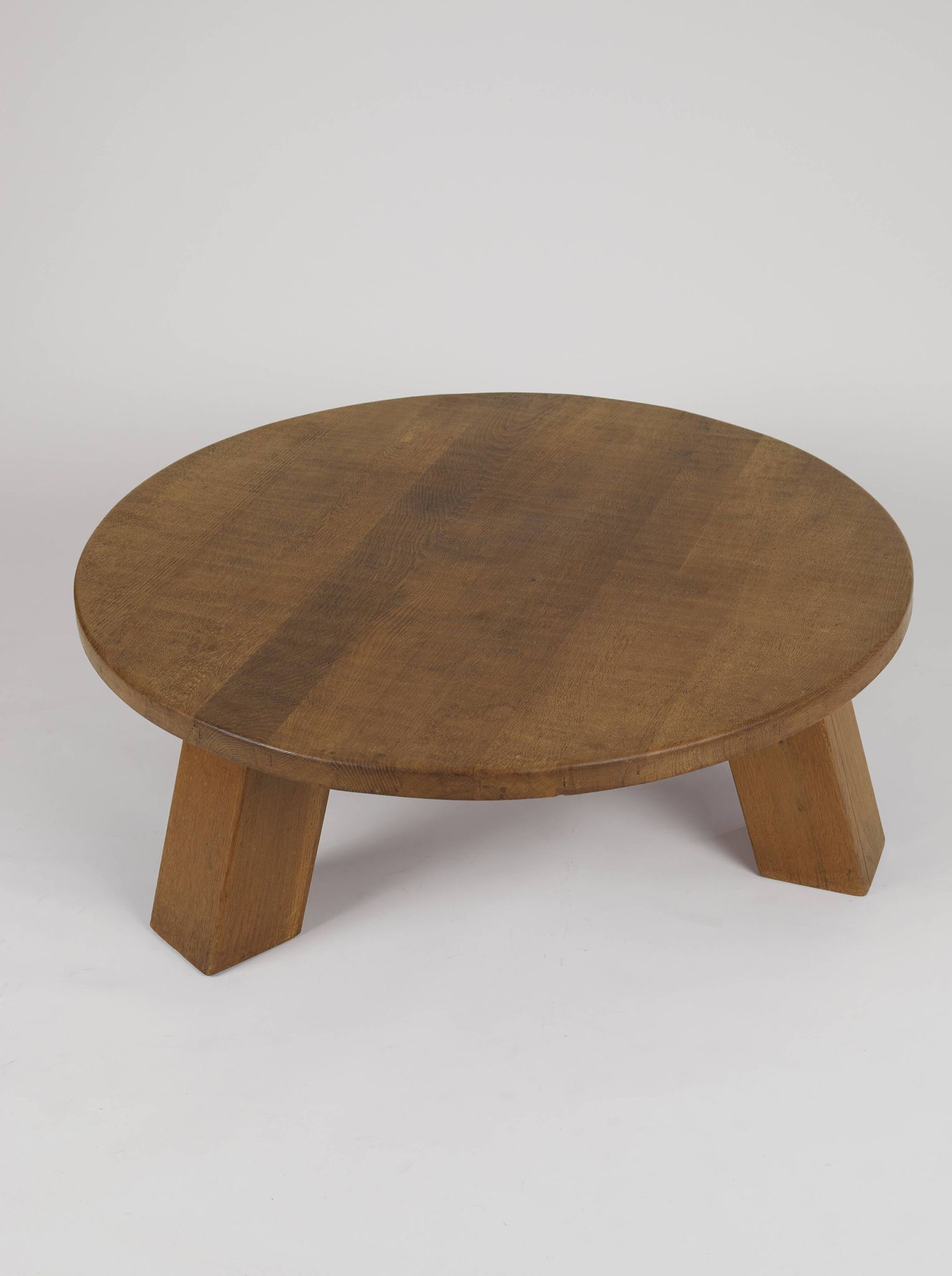 Brutalist round tripod coffee table in solid wood (Oak) Circa 1960