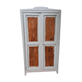 Armoire parisienne