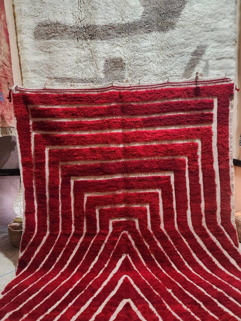 Off-white Moroccan rug with geometric patterns, 200cm x 300cm