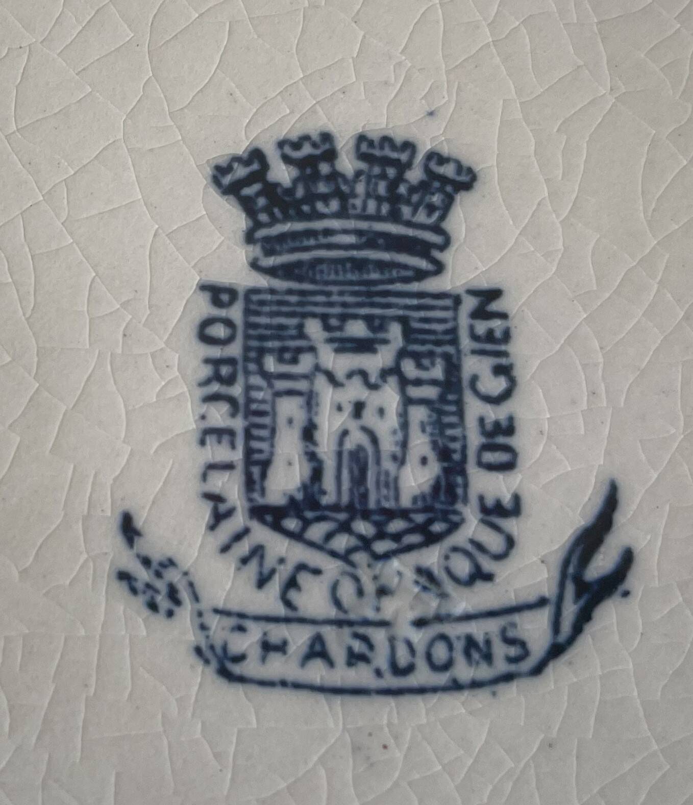 Antique hollow plates in Gien earthenware