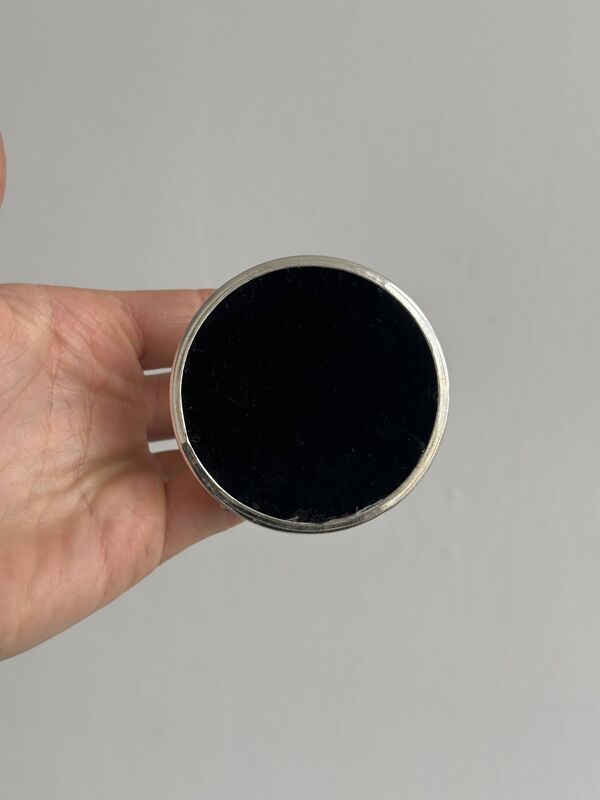 Paire de bougeoirs vintage en métal léger motif raisin